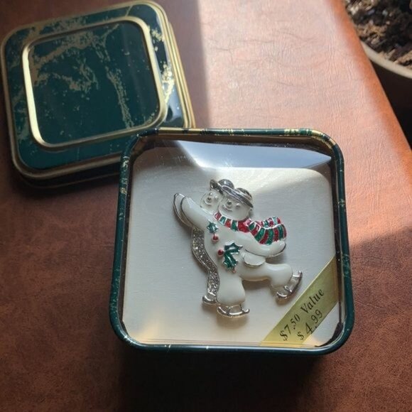 Vintage Christmas Pin Brooch Snowman‎ Ice  Skating Two Snowmen Winter Holiday - Picture 4 of 6